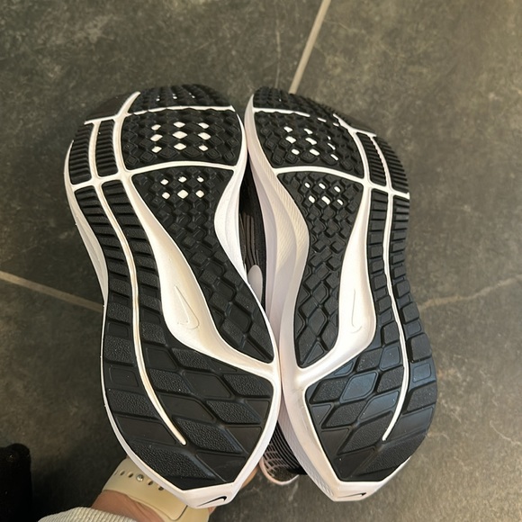 Kids Nike Air Zoom Pegasus - Size 5Y - Picture 4 of 6